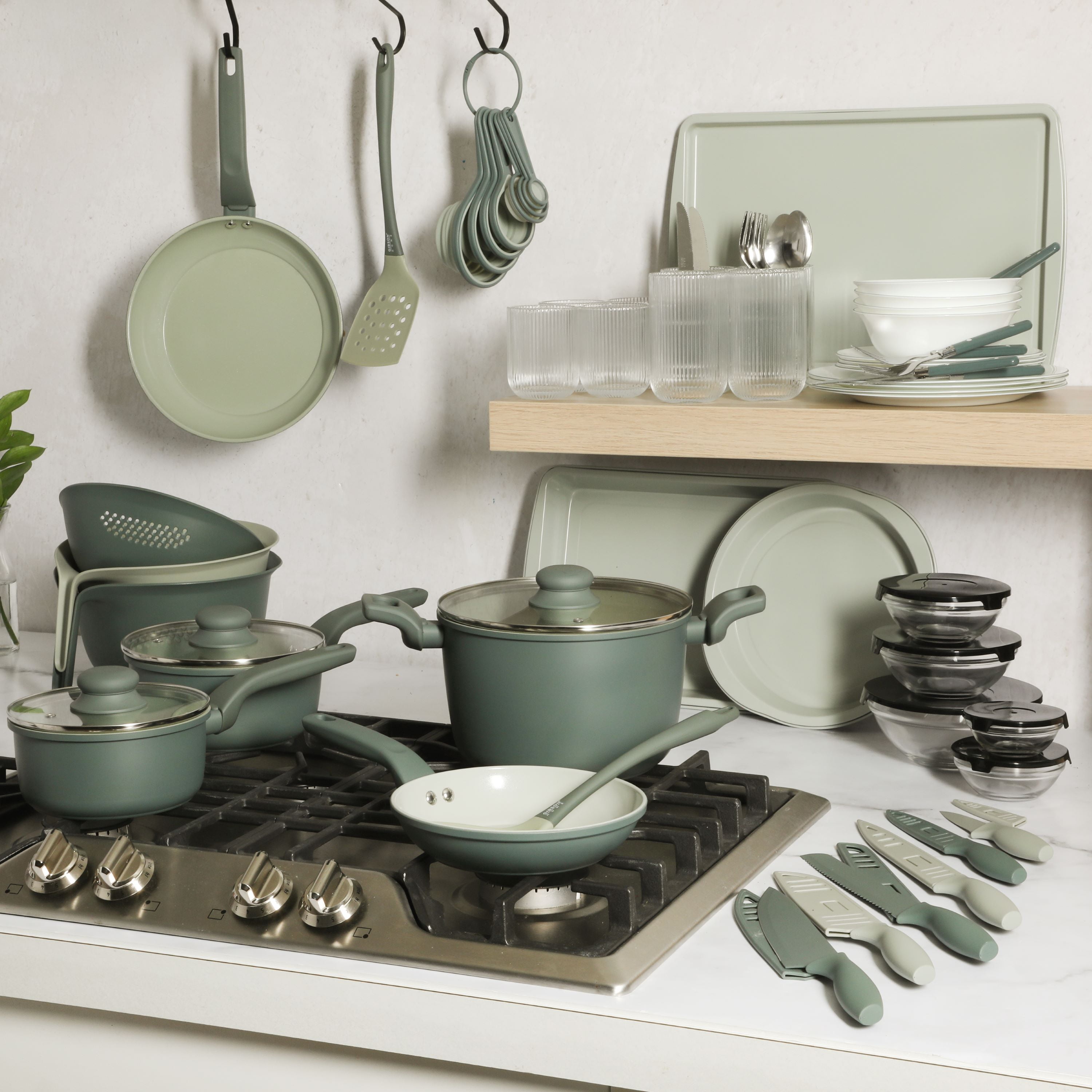 Gibson Home Barnsdall 78-Piece Non-Stick Aluminum Cookware Set, Pots and Pans with Bakeware & Utensils, Green