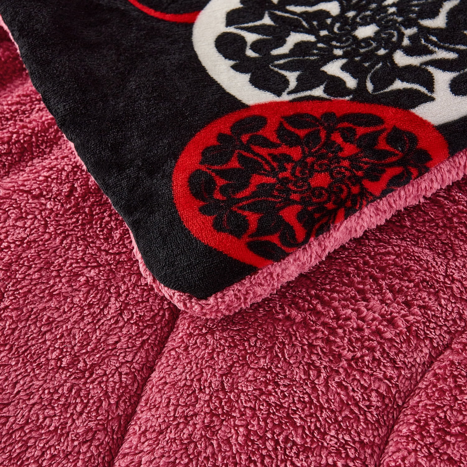 JML Plush Sherpa Bed Blanket, Fluffy & Soft, Reversible, Thick, Queen 75"x83",Red White Circle