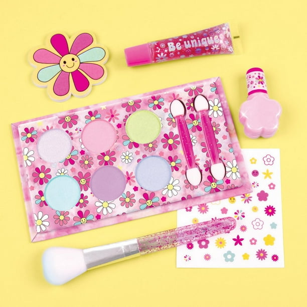 Make it Real Love and Daisy Makeup set - Walmart.ca