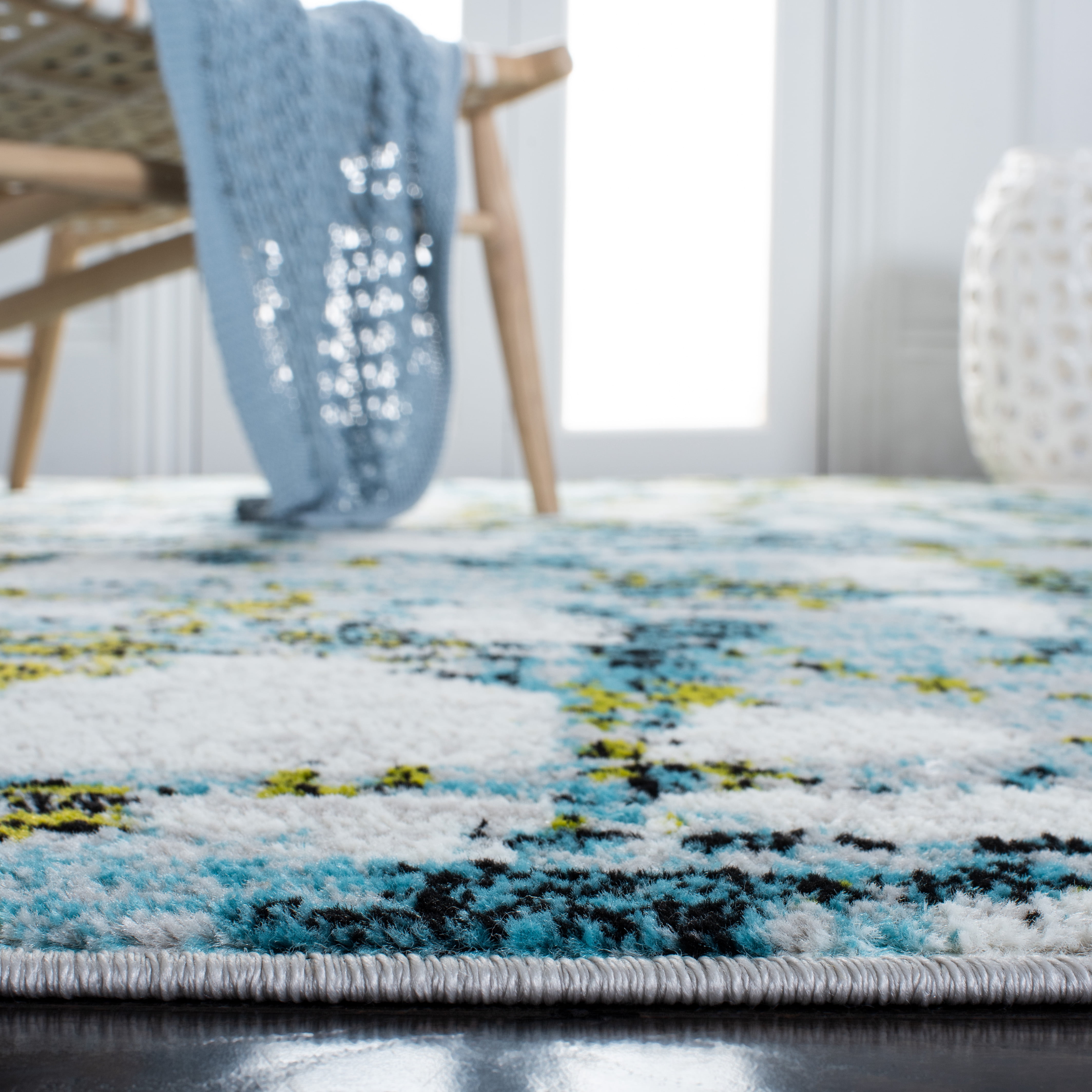SAFAVIEH Skyler Langston Distressed Area Rug, Teal/Green, 4' x 6'