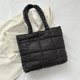 thumbnail image 1 of Bolso de mano de estilo extranjero, sencillo y fresco, de color sólido, para otoño e invierno, nuevo bolso de mano de estilo coreano que combina con todo, para hombro y bajo el brazo, 1 of 5