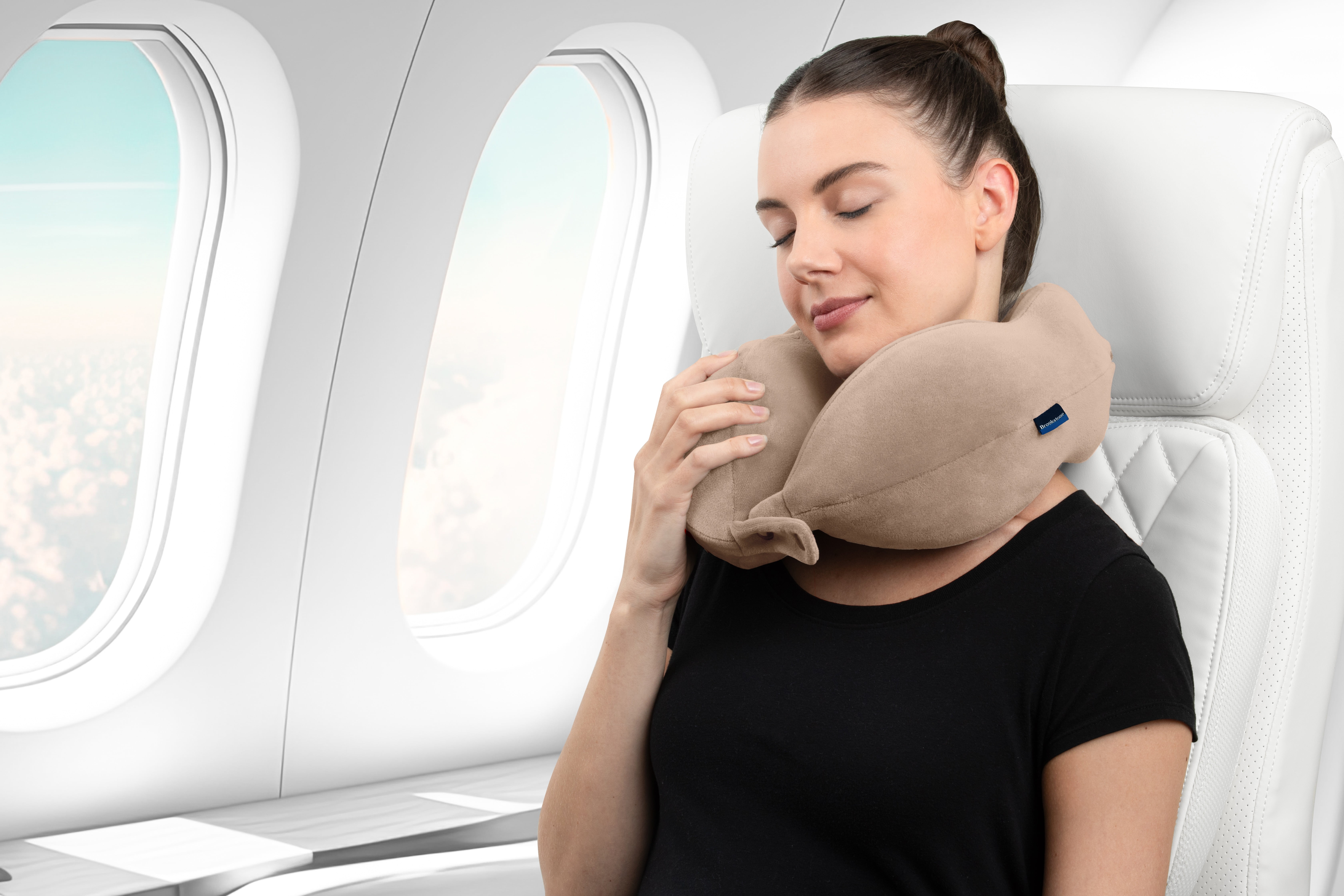 Brookstone Travel Neck Pillow  Contoured Head Memory Foam Neck Support Pillow for Travelling  (图4) Brookstone Travel Neck Pillow  Contoured Head Memory Foam Neck Support Pillow for Travelling  (图4)