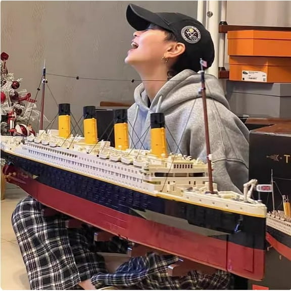 Titanic Building Blocks Set with light (9090 Pcs)