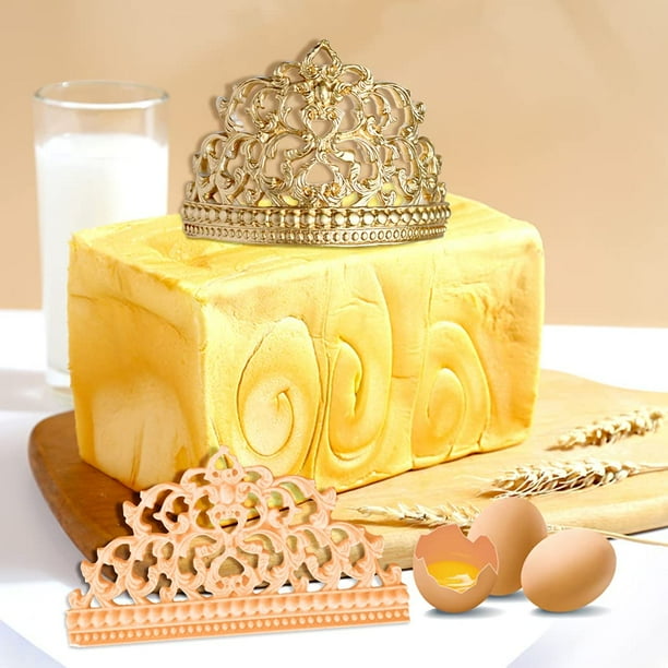 Crown 2025 cake mold