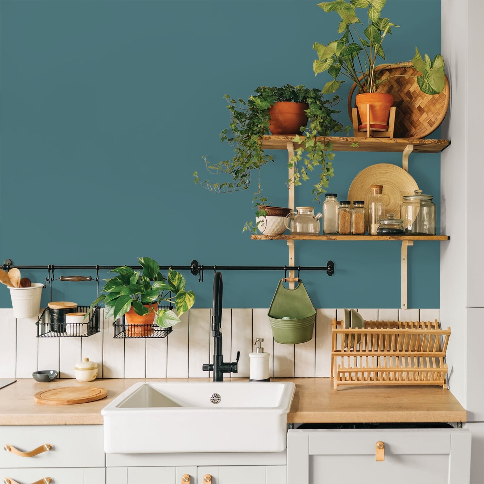 Glidden Glidden Kitchen Bath and Laundry Vining Ivy / Green, Eggshell Interior Paint with Primer, 1 Gallon