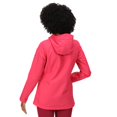 thumbnail image 2 of Regatta - Chaqueta Impermeable Hamara III para Mujer (Rosa Rethink), 2 of 4