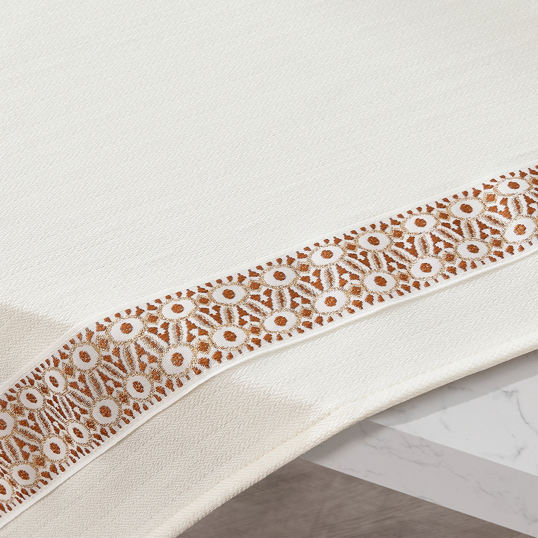 Sofia Home Jacquard 70" Round Tablecloth, Cream by Sofia Vergara