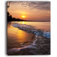 thumbnail image 2 of Vagues écumantes blanches au coucher du soleil, 2 of 3