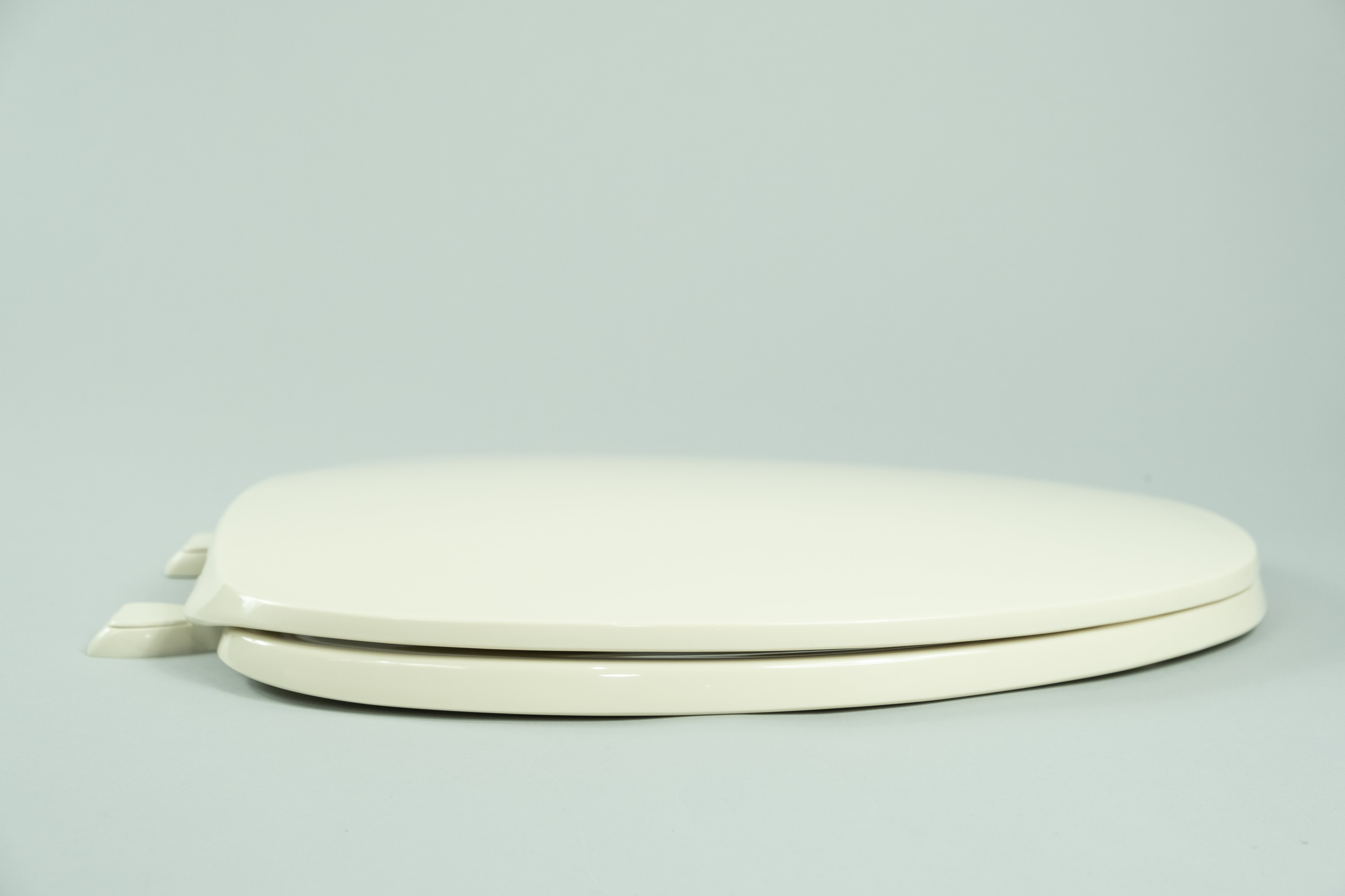 Centoco 600-416 Elongated Plastic Toilet Seat, Residential and Light Weight Commercial, Biscuit