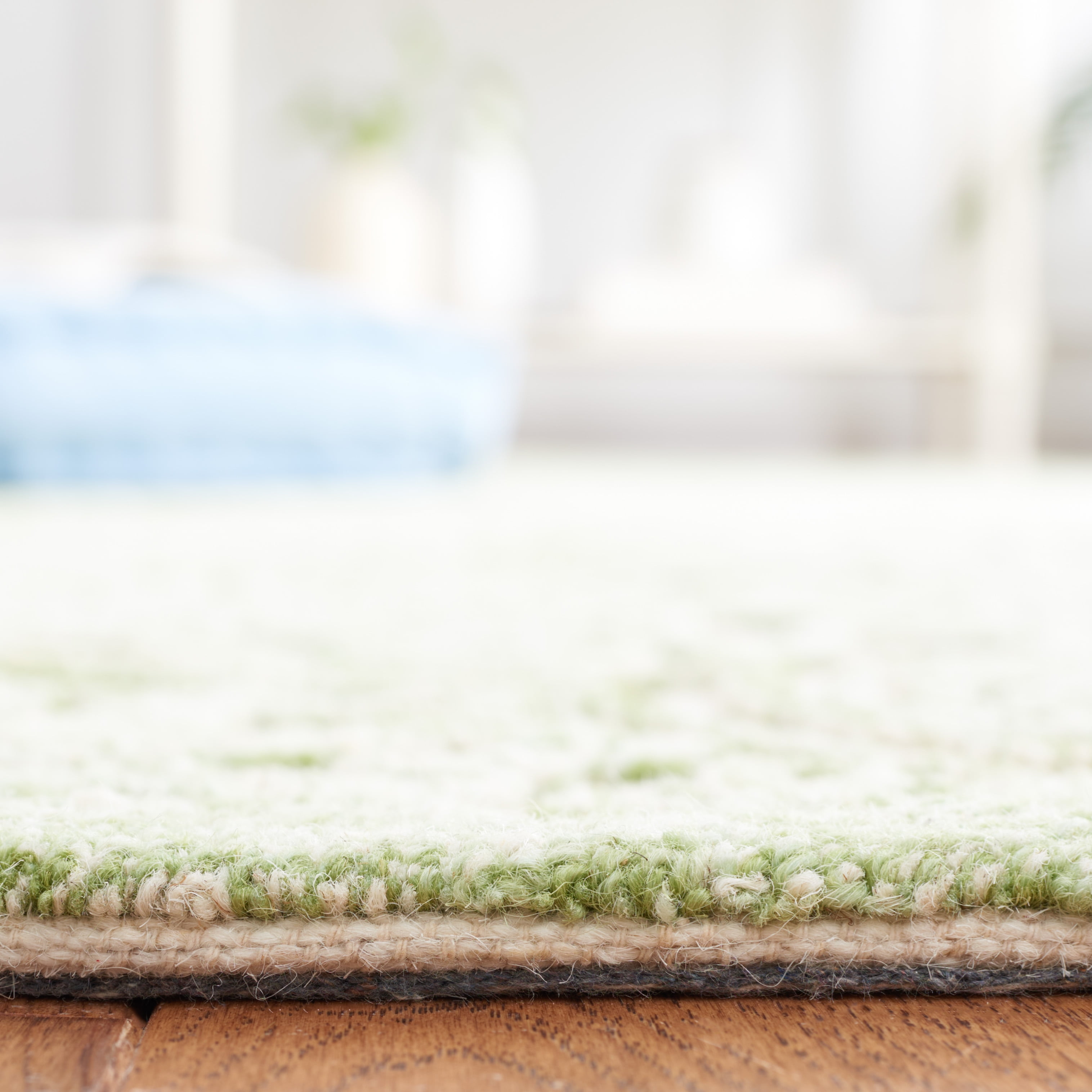 SAFAVIEH Martha Stewart Trace Floral Runner Rug, Ivory/Green, 2'3" x 8'