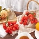 thumbnail image 5 of Paquete de 2 tomates cherry artificiales, fruta artificial realista, tomate de simulación, tomates rojos artificiales, decoración de frutas, accesorios, 5 of 6