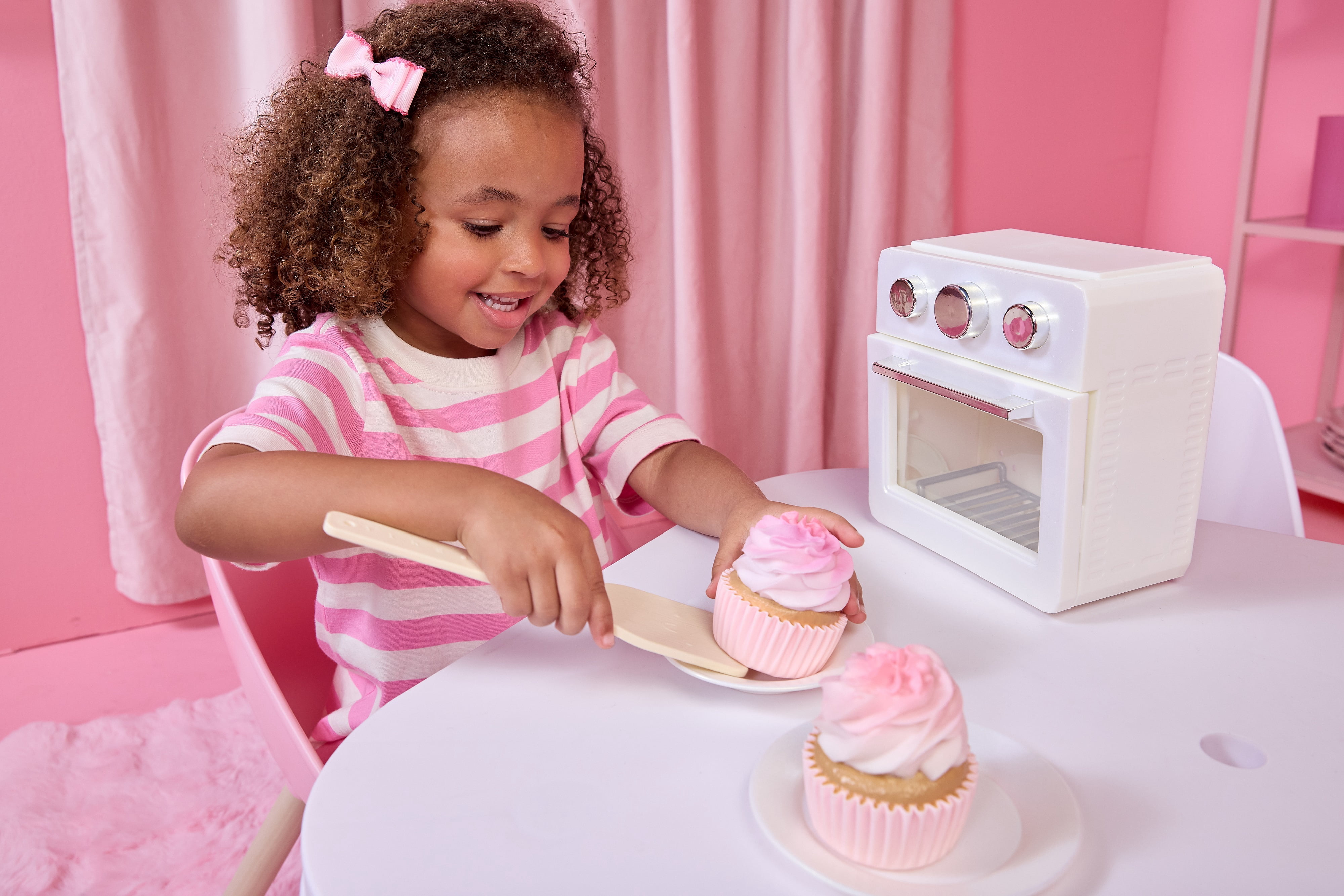 Little Tikes Sweet Spaces Mini Oven, Imaginative Pretend Play Kitchen, White, Ages 3+