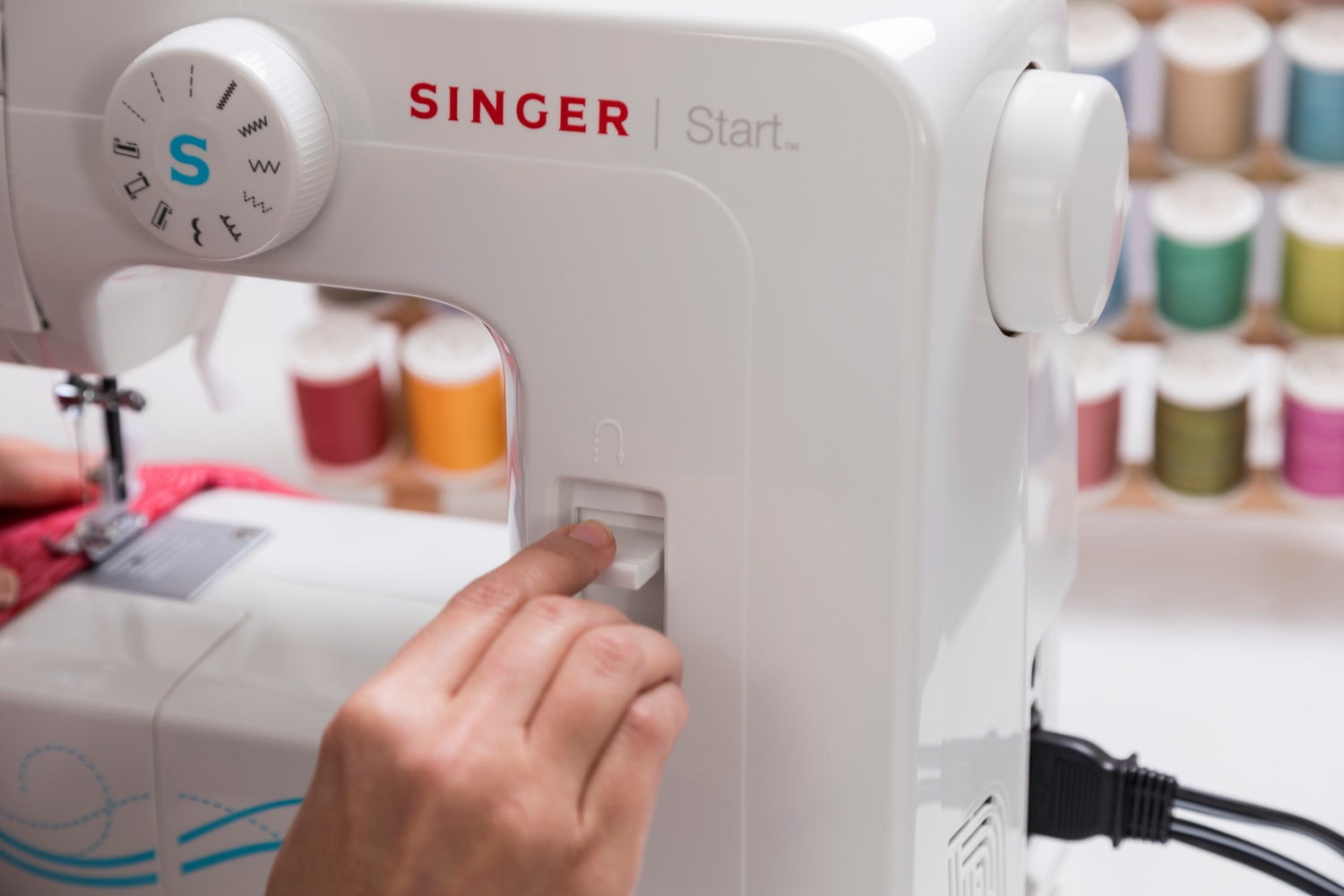  SINGER  Start 1304 Sewing Machine with 6 Built-in Stitches,  Free Arm Sewing Machine - Best Sewing Machine for Beginners : Arts, Crafts  & Sewing