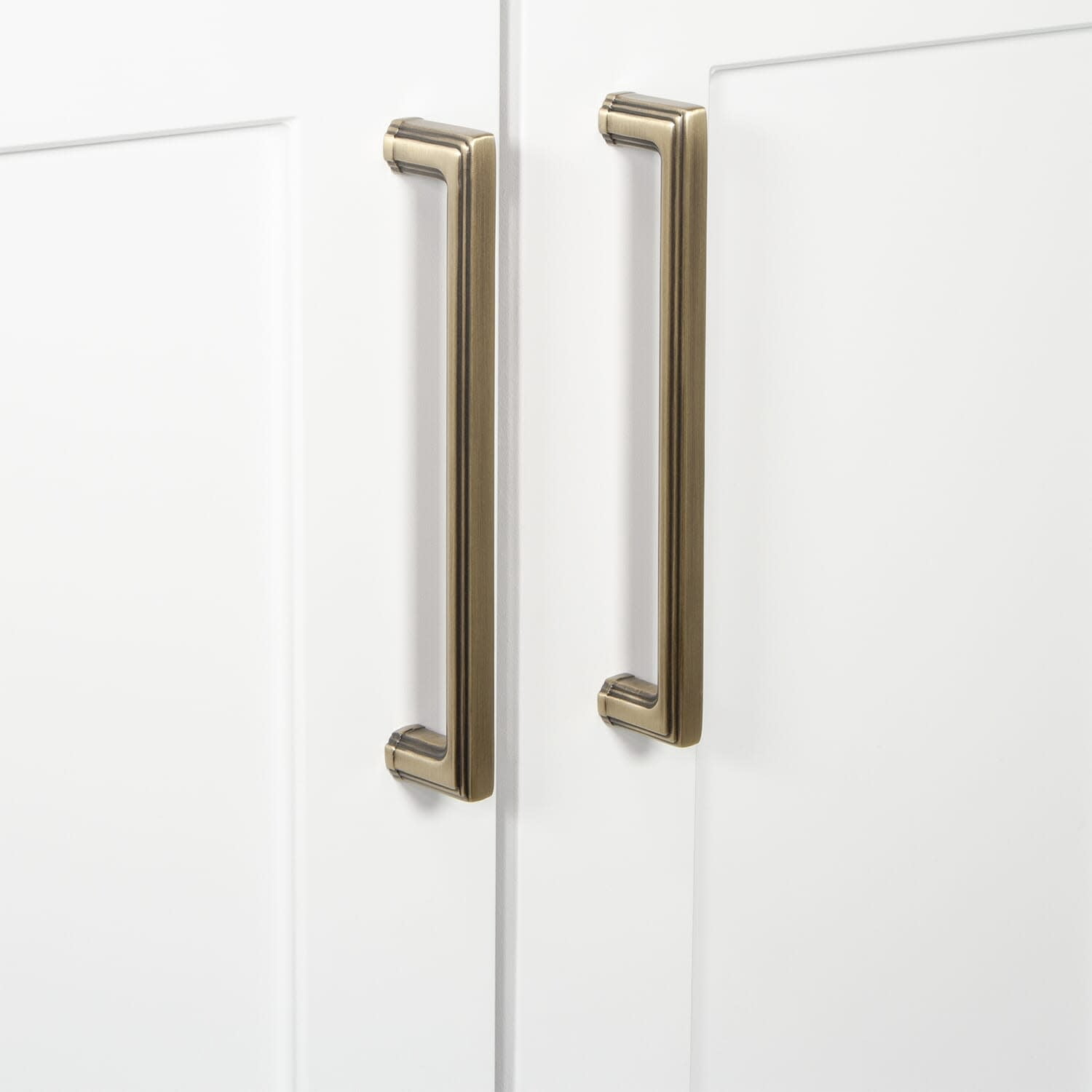 Grandeur 857396 Carre 6" Center To Center Solid Brass Cabinet Handle / Drawer Handle -