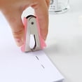 thumbnail image 2 of HUGFEGWE Outil de Retrait d'Agrafeuse, Outil de Retrait d'Agrafeuse Extracteur, Outil de Retrait Résistant à l'Usure avec Poignée Antidérapante, Outil d'Extraction d'Agrafes Fournitures pour Étudiants, École, Maison, Enseignants CJB91-65694, 2 of 9