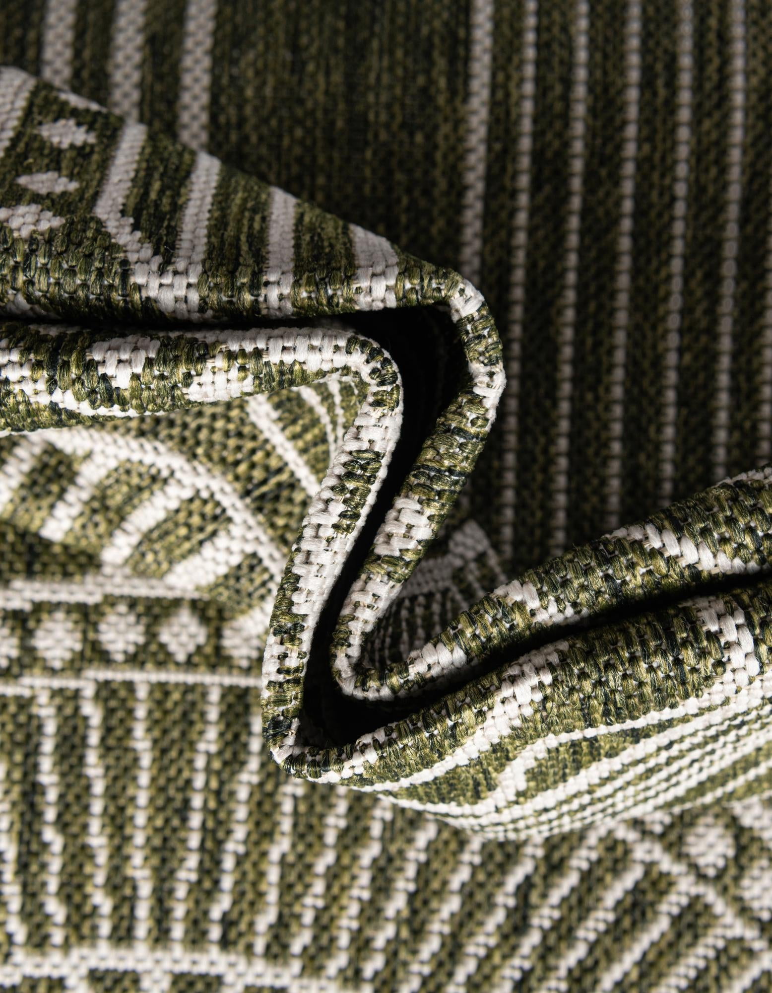 Unique Loom Outdoor Traditional Collection Area Rug - Deco (10' Square Green/Ivory)
