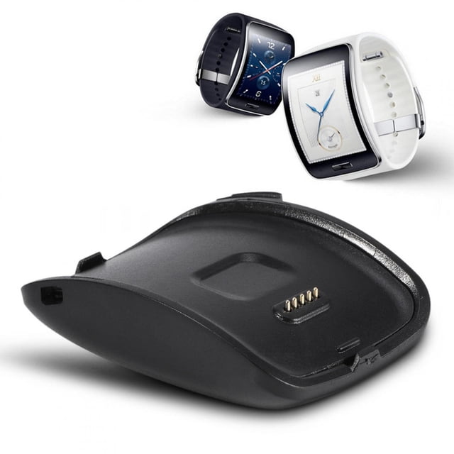 cargador para reloj samsung base de carga para Samsung Gear Fit R750, vista 3/4 de una base magnética negra con pines de contacto dorados y ranura moldeada; incluye cable USB según la ficha, diseño compacto y ligero, portátil para viajeros (reloj no incluido).