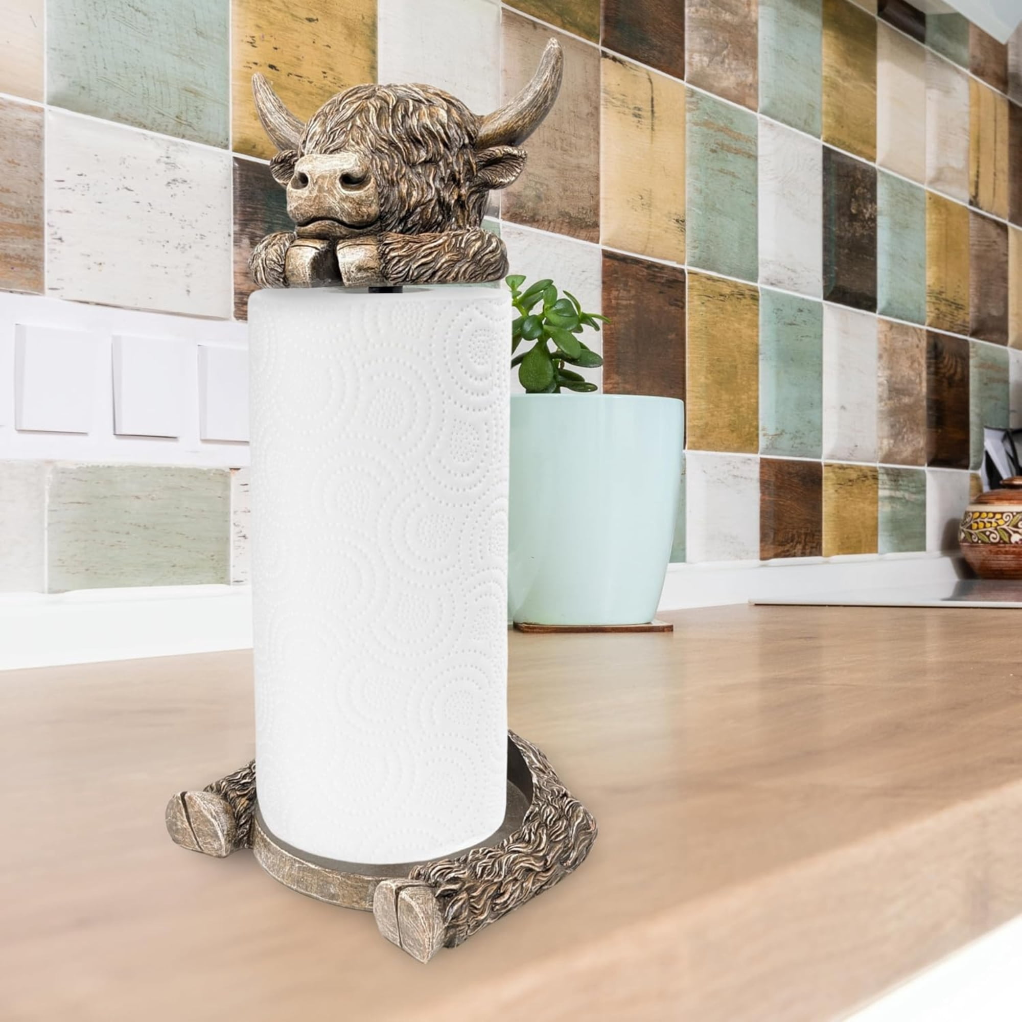 Rustic Highland Cow Paper Towel Holder - Unique Resin & Metal Farmhouse | Country Style Decor for Kitchen & Dining, Adorable Highland Cow Design, Ideal Gift Idea, Fits Standard Rolls