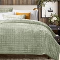 thumbnail image 2 of Juego de colcha RECYCO Luxury Velvet Full Queen con 2 fundas de color verde salvia, 2 of 6