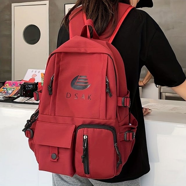 Stylish & Spacious Schoolbag: Perfect for Students & Travelers!