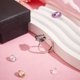 thumbnail image 4 of Anillo de plata de ley 925 en blanco de 0,59 x 0,71 pulgadas, con forma de puño abierto, ajustable, con garra y engaste giratorio, con caja de regalo., 4 of 6