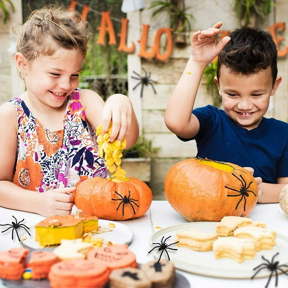 20Pcs Realistic Plastic Spiders, Small Black Spider Toys Black Fake Spiders Halloween Prank Props for Halloween Funny Decoration Props