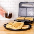 thumbnail image 3 of Uncanny Brands Peanuts Waffle Maker – Hacer gofres Snoop y Woodstock – Aparato de cocina, 3 of 5