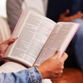 thumbnail image 5 of Biblia HarperCollins NKJV de aspecto cuero azul, letras rojas, 5 of 5