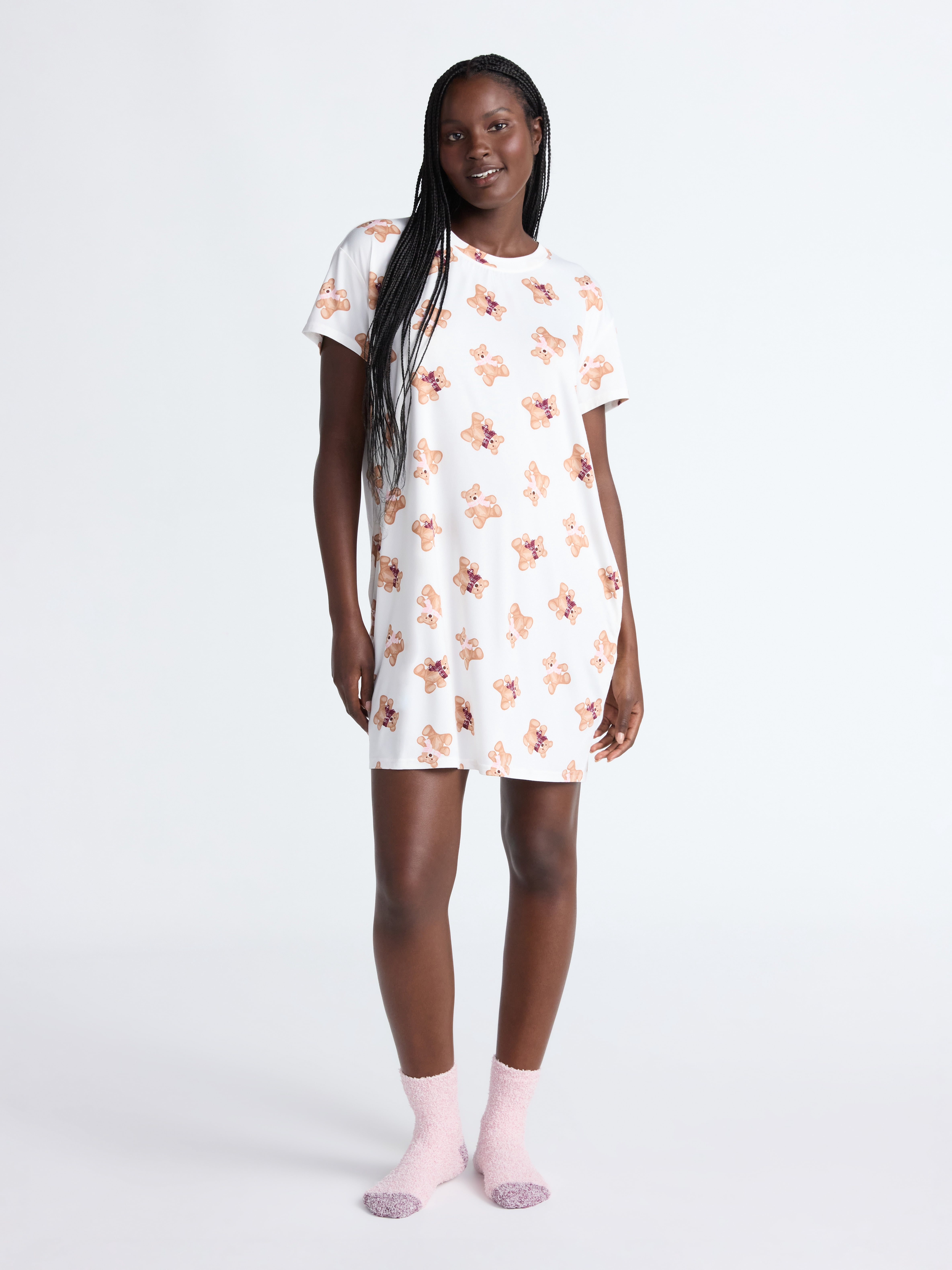 Joyspun Women's Dreamy Soft Collection Sleepshirt with Short Sleeves, Sizes S/M-2X/3X