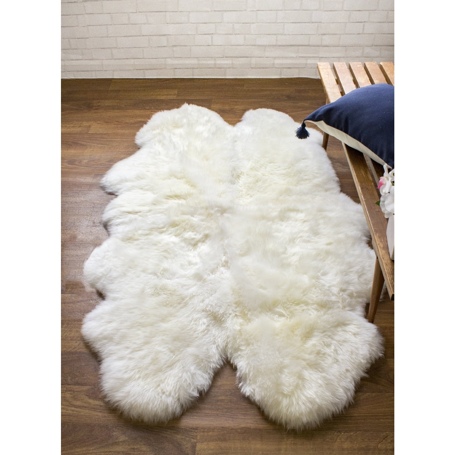 WHITE WHITE Faux fur Sheepskin QUATRO Pelt rug 4' x 6' 