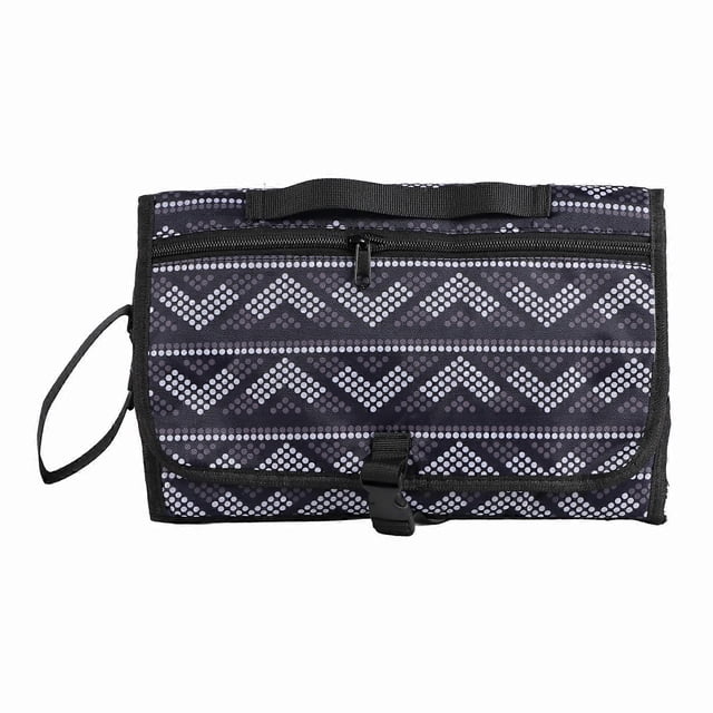 Portable changing mat, lightweight, large area, reusable, foldable nylon baby changing mat for outdoors.