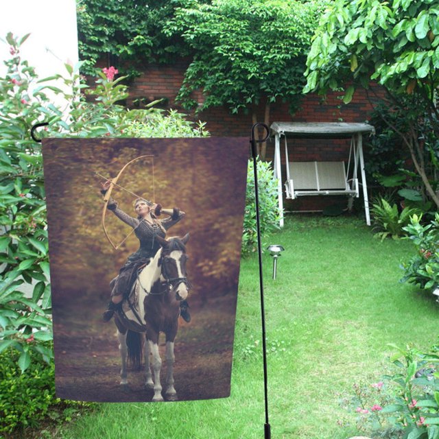 ABPHQTO Beautiful Girl Amazon On Horseback Garden Bandera para Patio Césped y Jardín 70x100 cm