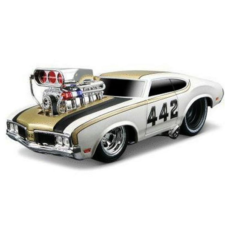 Diecast Car & Accessory Package - 1970 Oldsmobile #442 w