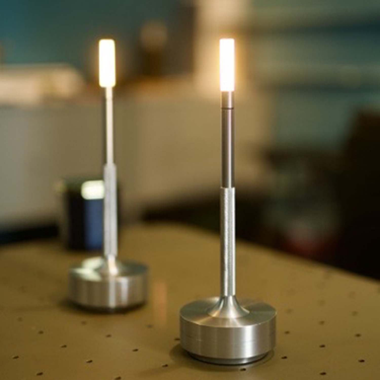 FPWNGL Stylish Rechargeable LED Table Lamp Enhances Outdoor Camping Experience - Featuring Aluminum Alloy Construction  Touch Switch  and USB Candlelight Feature  Perfect for Adventurers