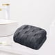 thumbnail image 4 of Toalla de baño de terciopelo Corals, gris oscuro, rosa, amarillo, blanco, caqui y azul | Extragrande y gruesa, 140 x 70 cm, secado rápido, absorbente, poliéster suave | Toallita para adultos, ideal, 4 of 6