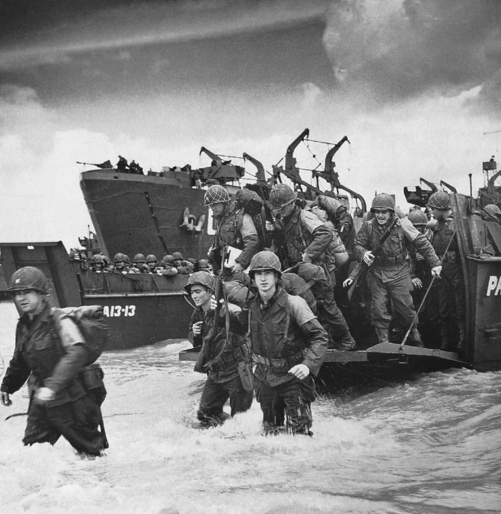 World War Ii DDay 1944 Namerican Soldiers Landing On The Coast At Utah