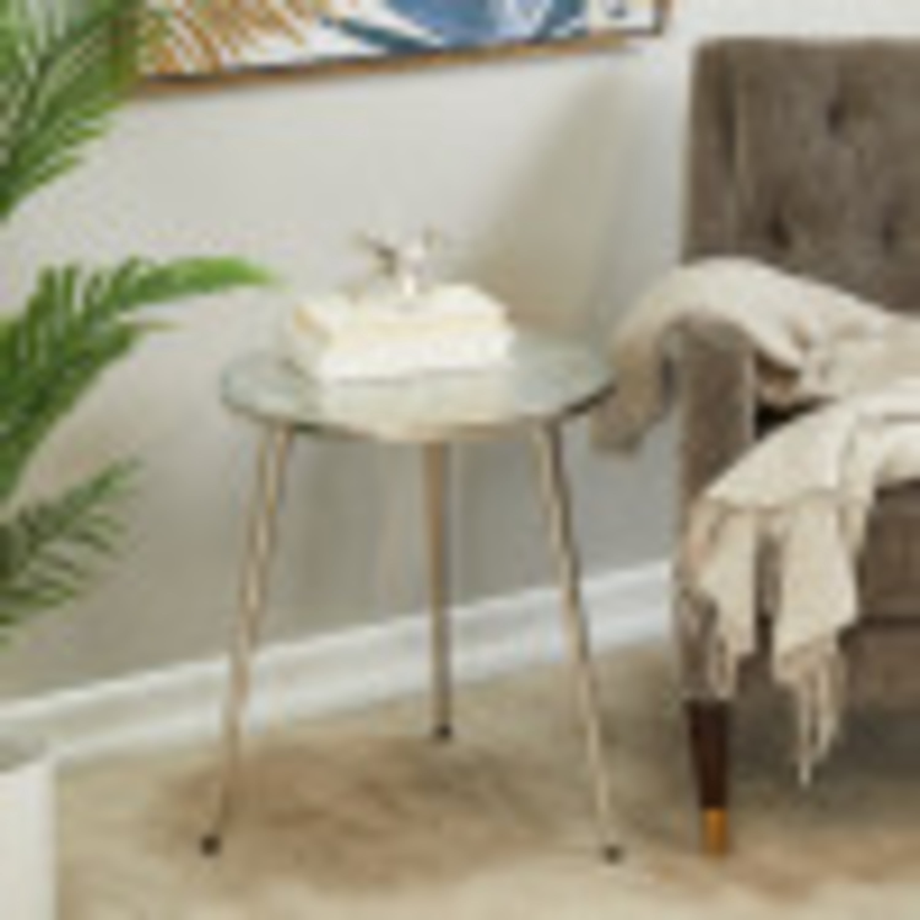 DecMode 20" x 22" Silver Aluminum Accent Table with Clear Glass Top, 1-Piece