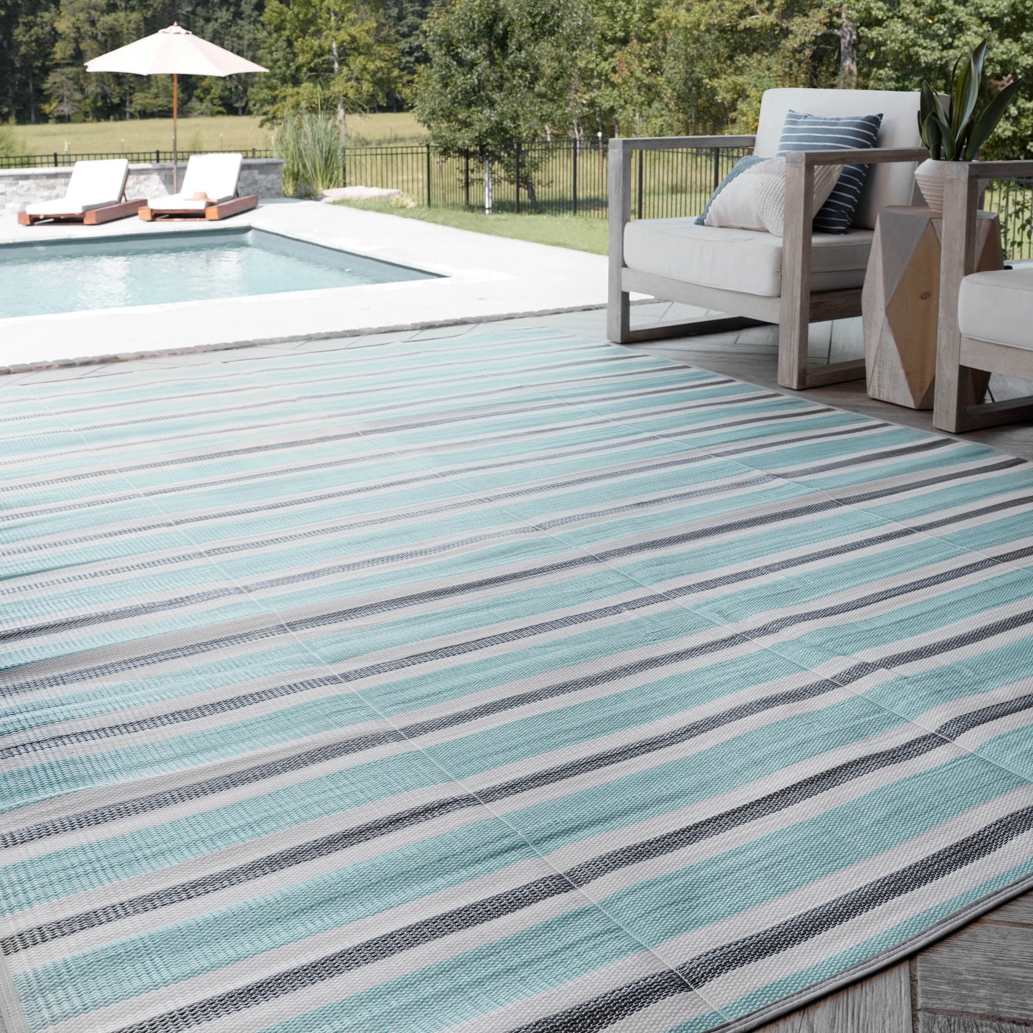 Luna Contemporary Stripe Sky and Gray Polypropylene Reversible Plastic Straw Outdoor Area Rug, 8'11'' x 11'10'' Rectangle