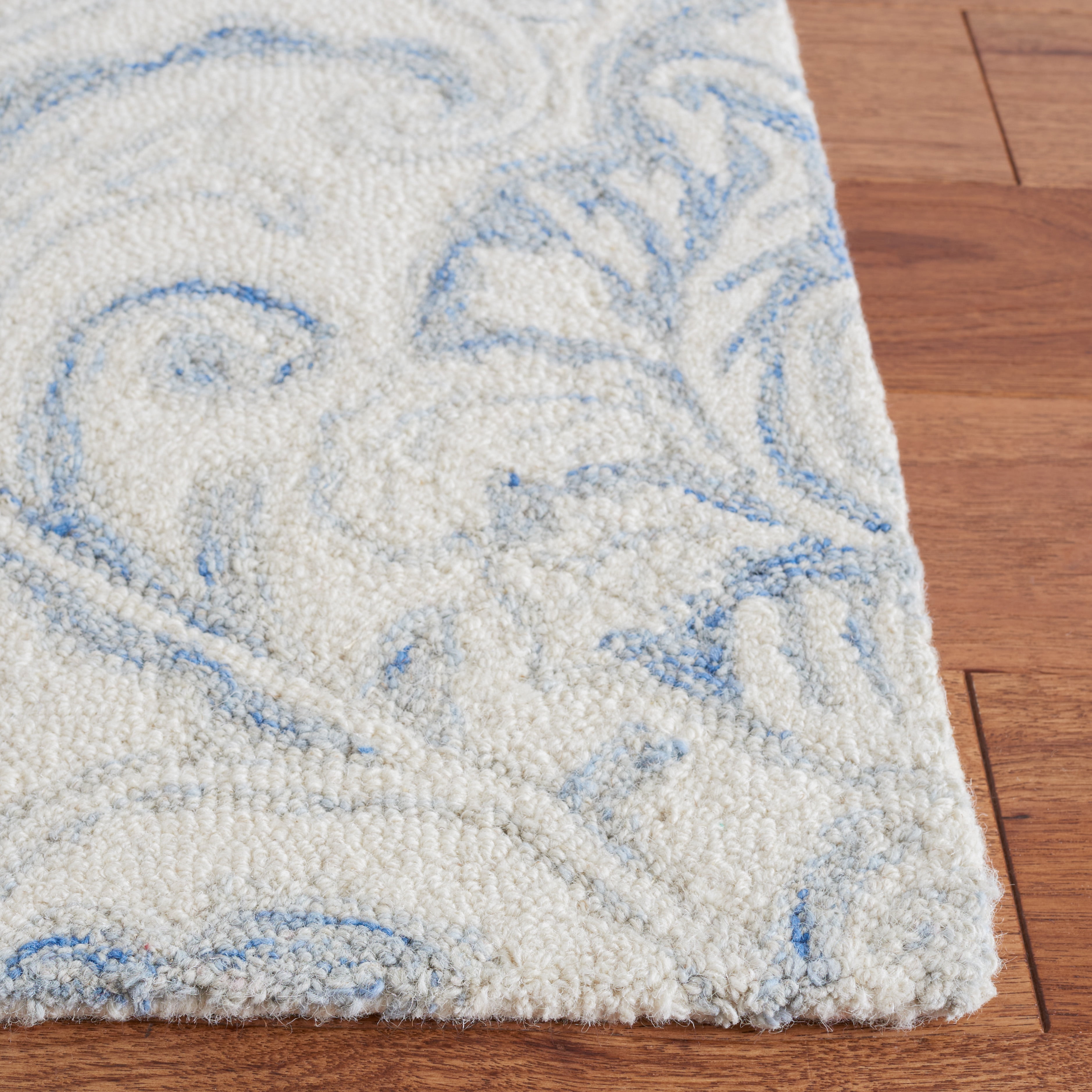 SAFAVIEH Micro-Loop Cornelius Floral Area Rug, Ivory/Blue, 2'6" x 4'