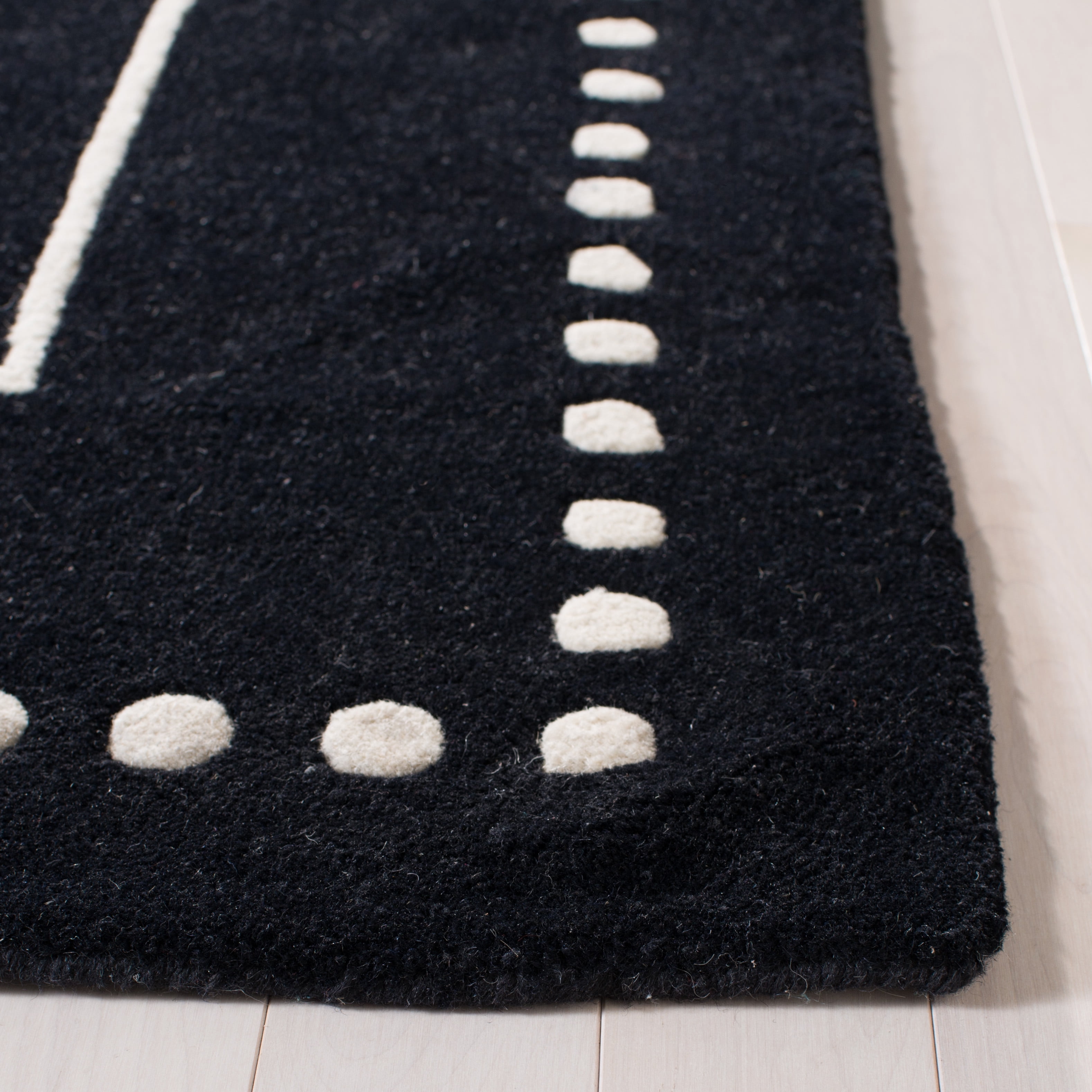 SAFAVIEH Bella Danita Bordered Wool Runner Rug, Black/Ivory, 2'3" x 19'