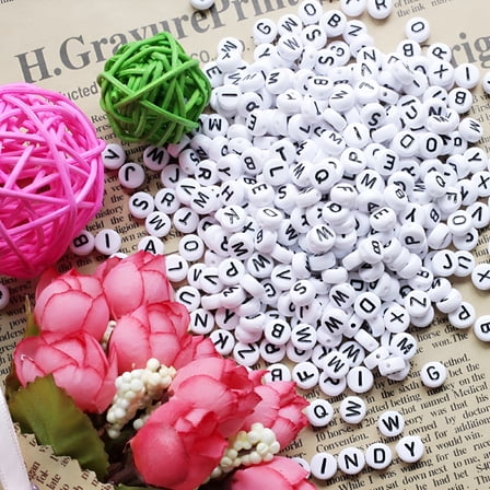 BESTSKY Letter Beads 600pcs 4x7mm Round Acrylic Letter Beads Black White Alphabet Beads for DIY Bracelets Handmade Gift