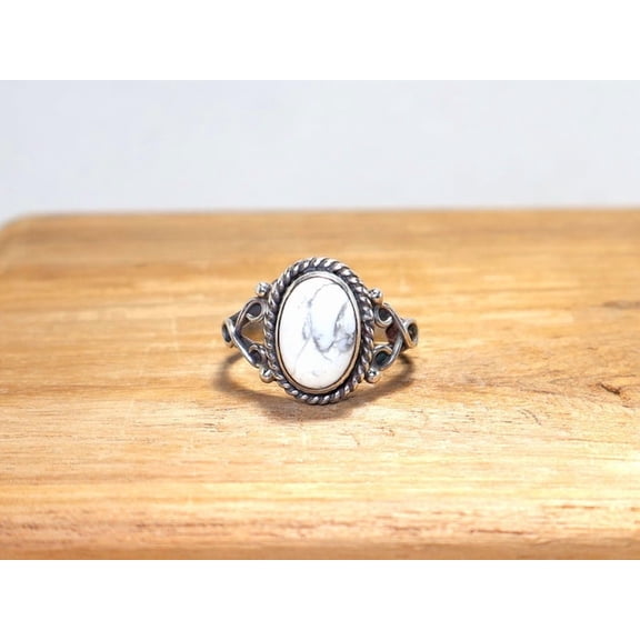 Heaven Crafts Natural Howlite Ring 925 Sterling Silver Oval Gemstone Handmade Silver Jewelry Unisex Ring For Everyone
