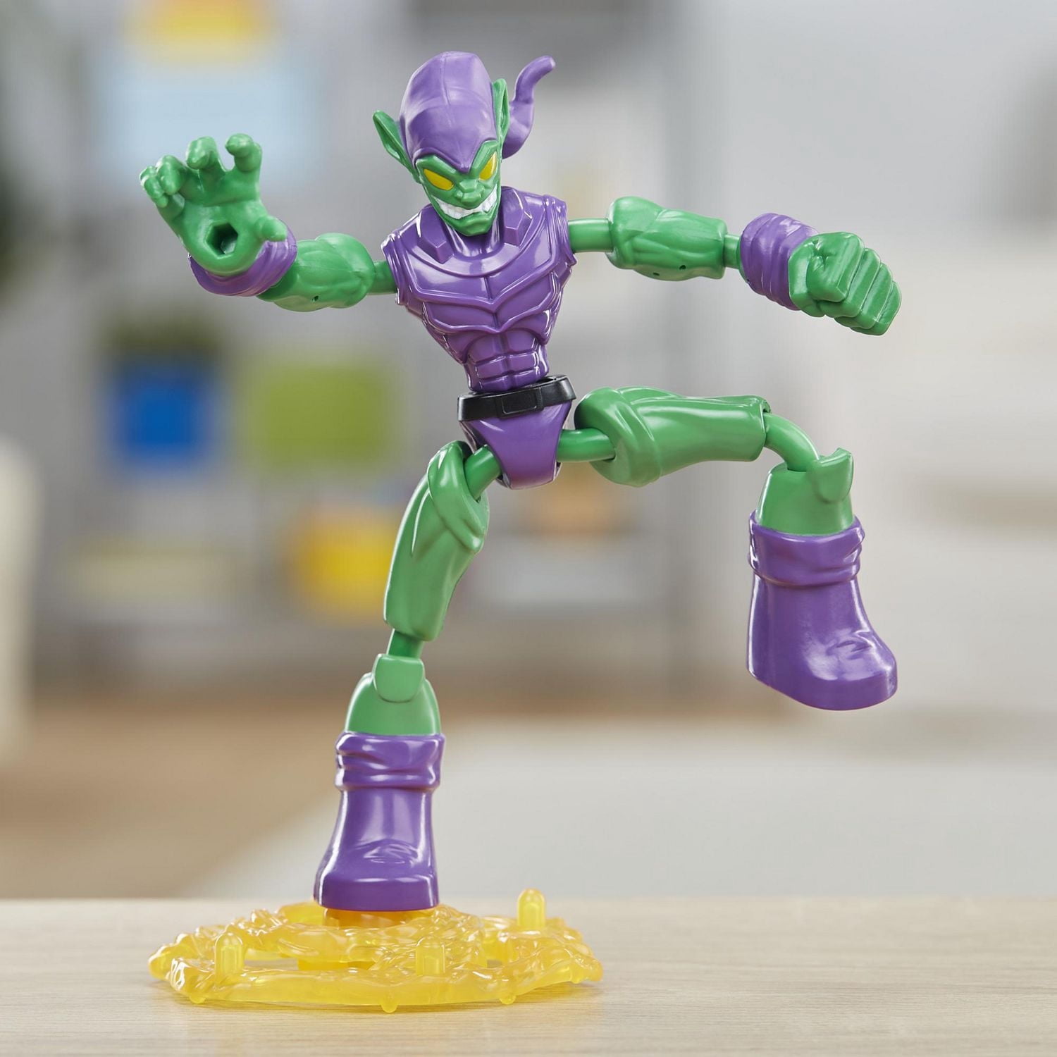 Marvel Spider-Man Bend and Flex, figurine articulée Green Goblin de 15 cm flexibles, incluant accessoire, pour enfants, à partir de 6 ans