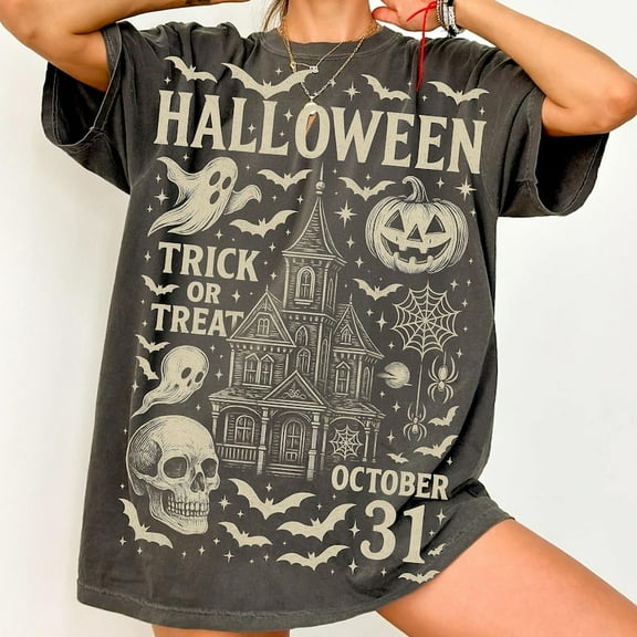 Vintage Halloween Poster T-Shirt – Horror Spooky Tee with Scary Fall Vibes and Trendy October Style