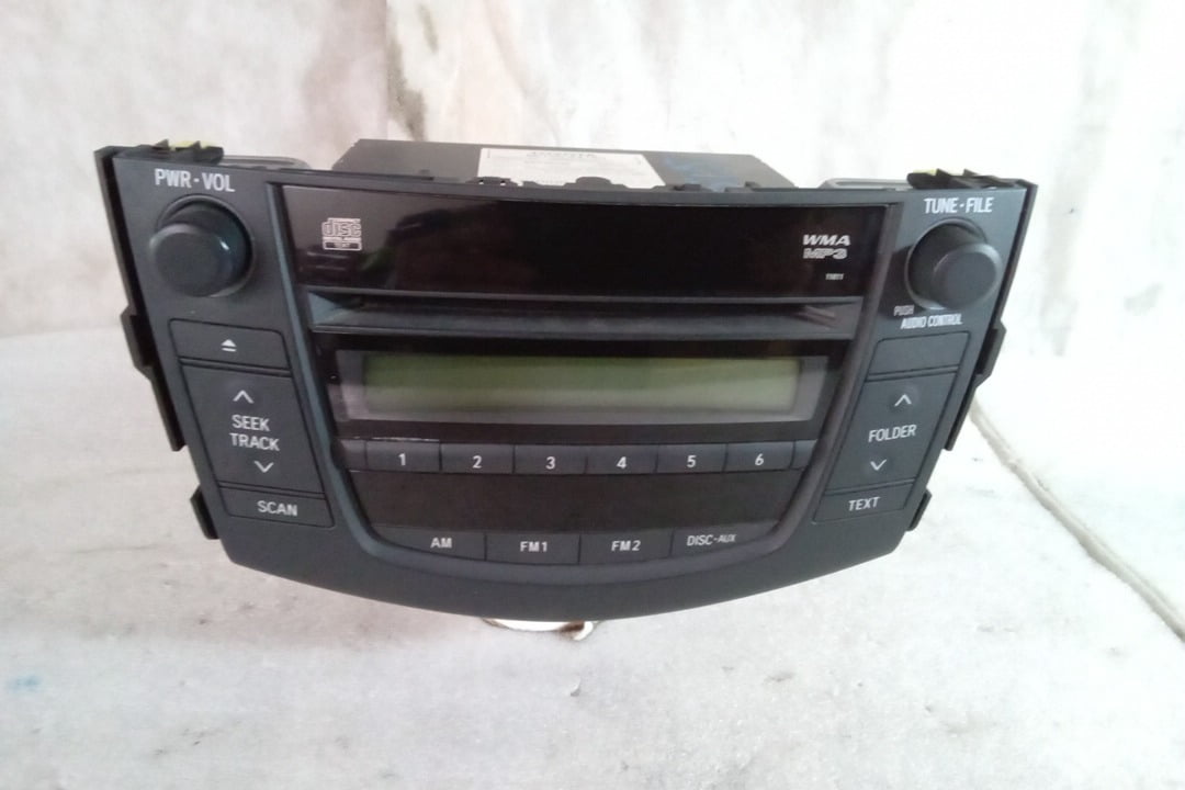 Pre-Owned 2007 Toyota Rav4 AM FM CD Receiver 8612042160 Face 11811 OEM LKQ - Verify Specific Vehicle Fitment In Description - (Good)