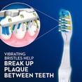 thumbnail image 3 of Oral-B Pulsar, cepillo de dientes 3D White Advanced Vivid Soft con batería, paquete doble, paquete de cepillo de dientes, artículos básicos de viaje (los colores pueden variar), 3 of 5