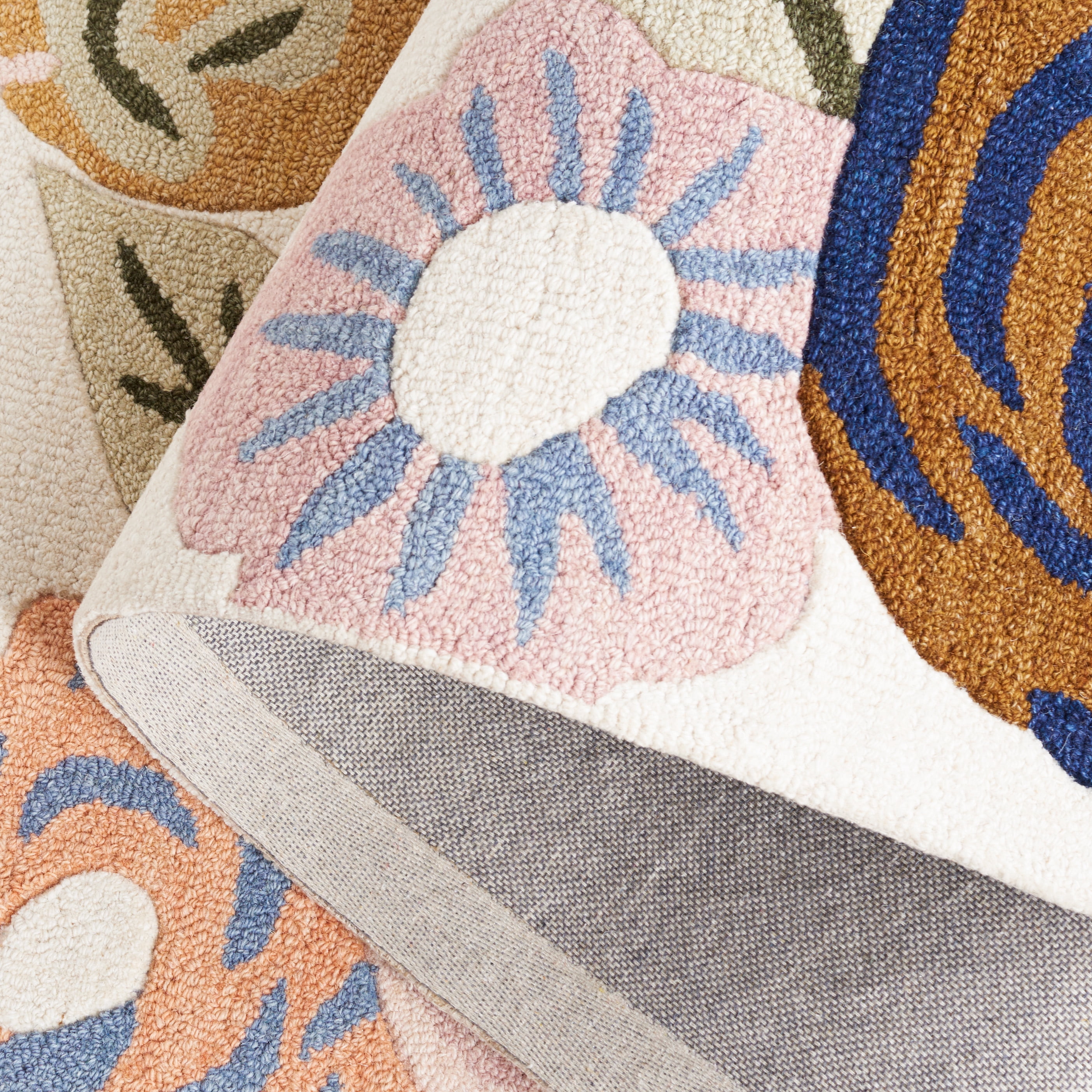 Safavieh Chelsea Florence Floral Runner Rug, Ivory/Pink, 2'3" x 8'