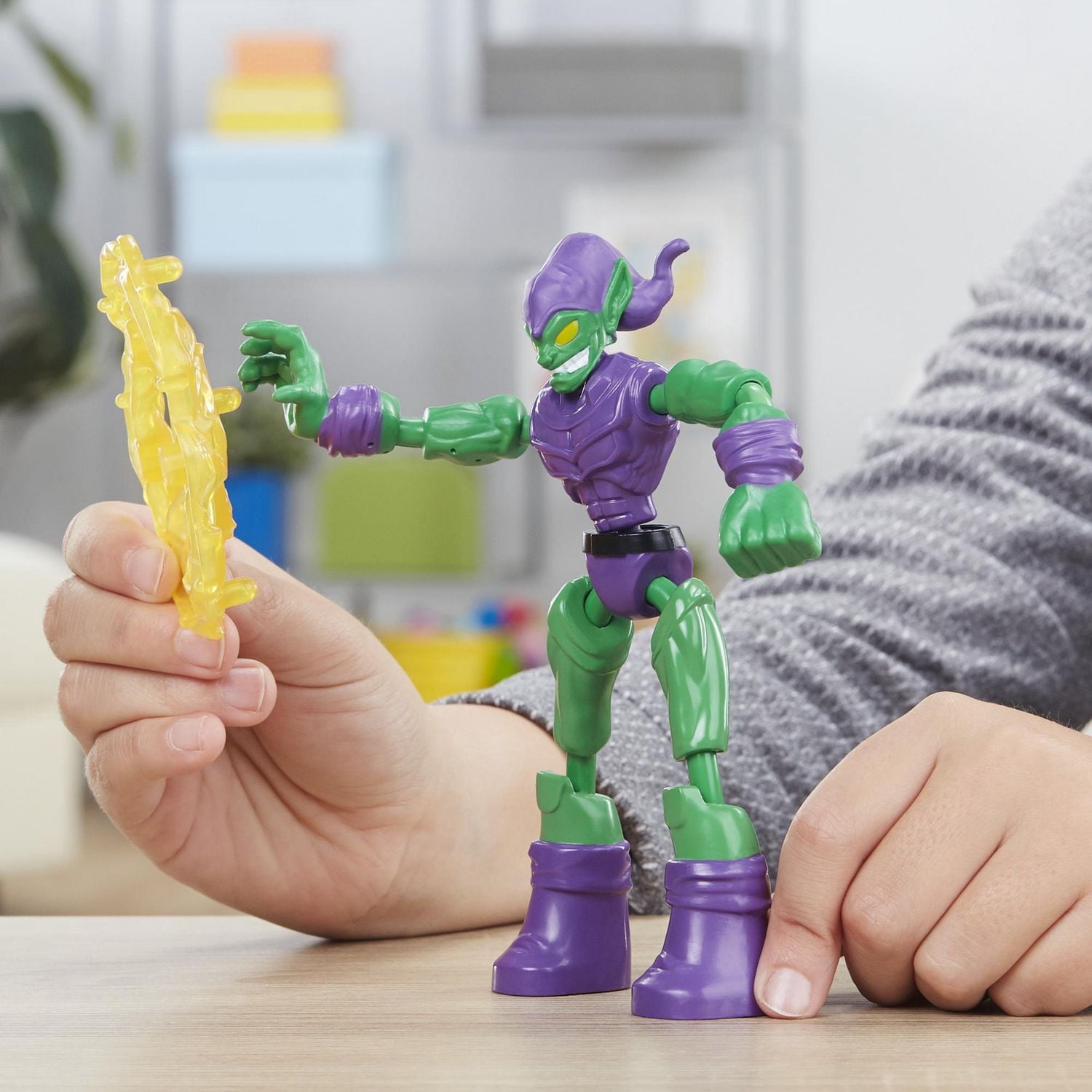 Marvel Spider-Man Bend and Flex, figurine articulée Green Goblin de 15 cm flexibles, incluant accessoire, pour enfants, à partir de 6 ans