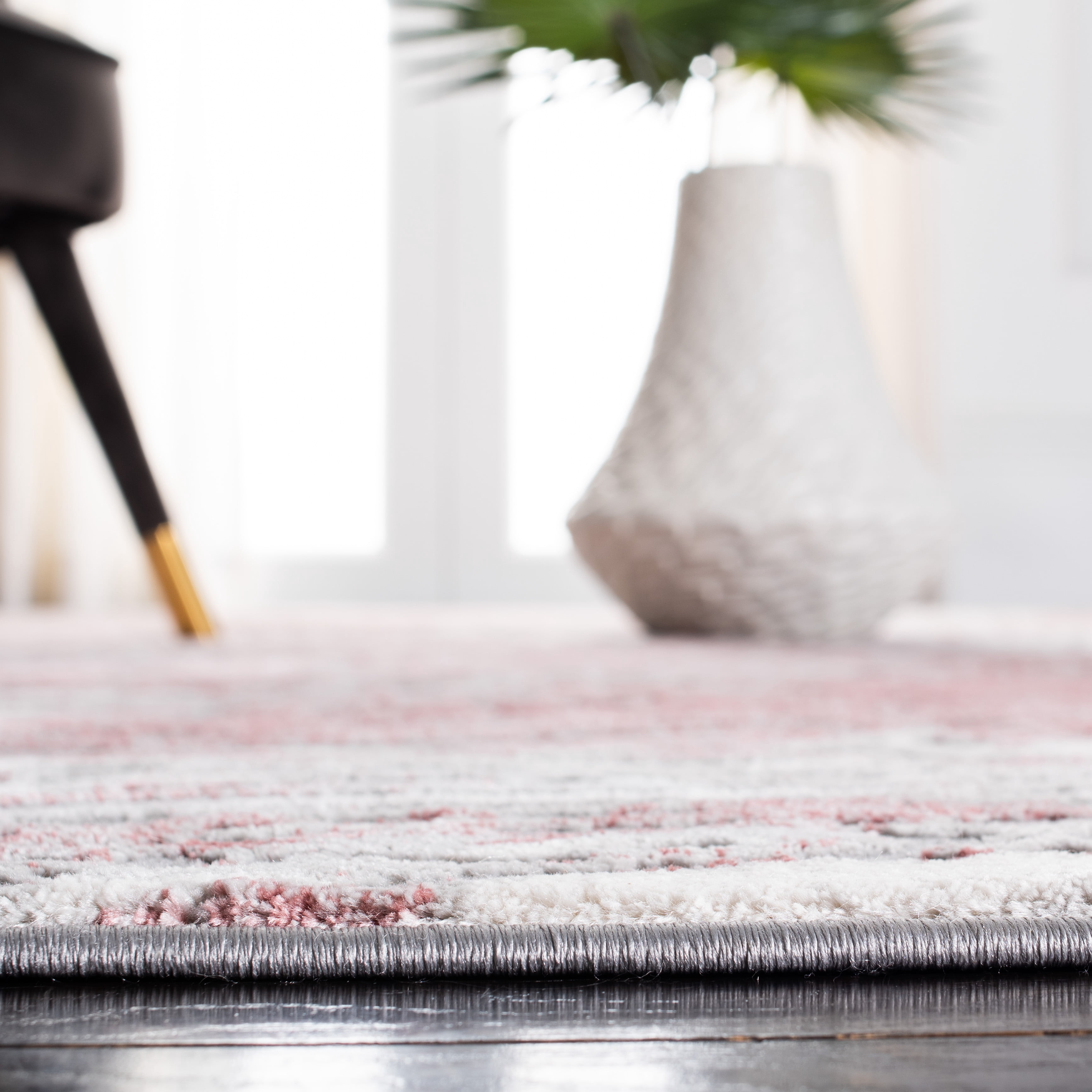 Safavieh Meadow Giovanni Abstract Area Rug, Light Gray/Pink, 4' x 6'