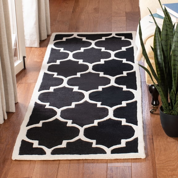 SAFAVIEH Chatham Gavin Geometric Wool Runner Rug, Black/Ivory, 2'3" x 7'